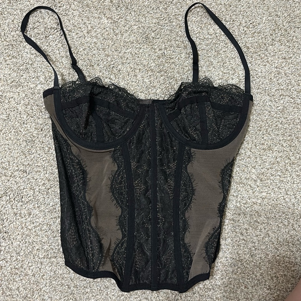 Urban outfitters corset top size meduim